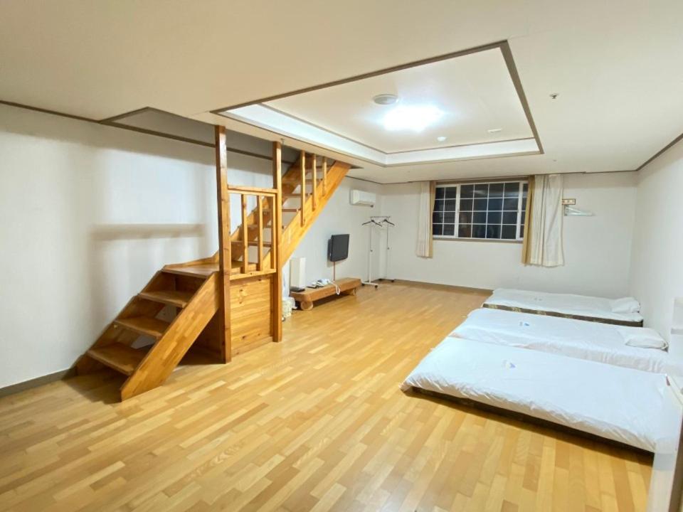 Arbon Youth Hostel & Resort Чеджудо Экстерьер фото