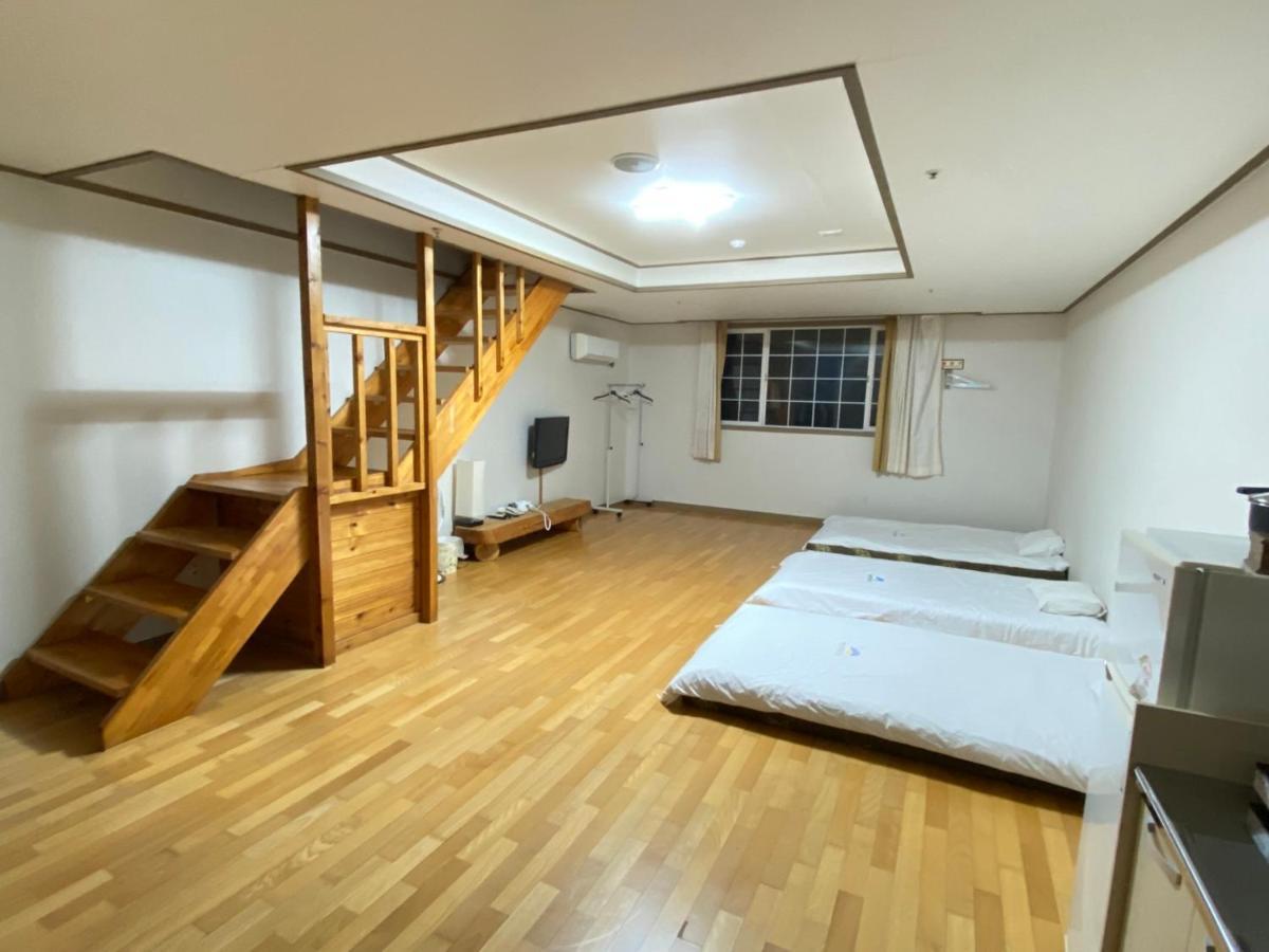 Arbon Youth Hostel & Resort Чеджудо Экстерьер фото